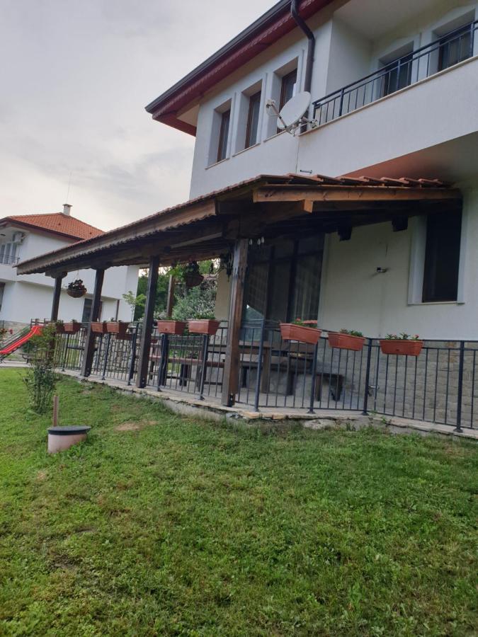 Бадевски Рай-Къща Любов Badevtsi Exterior foto